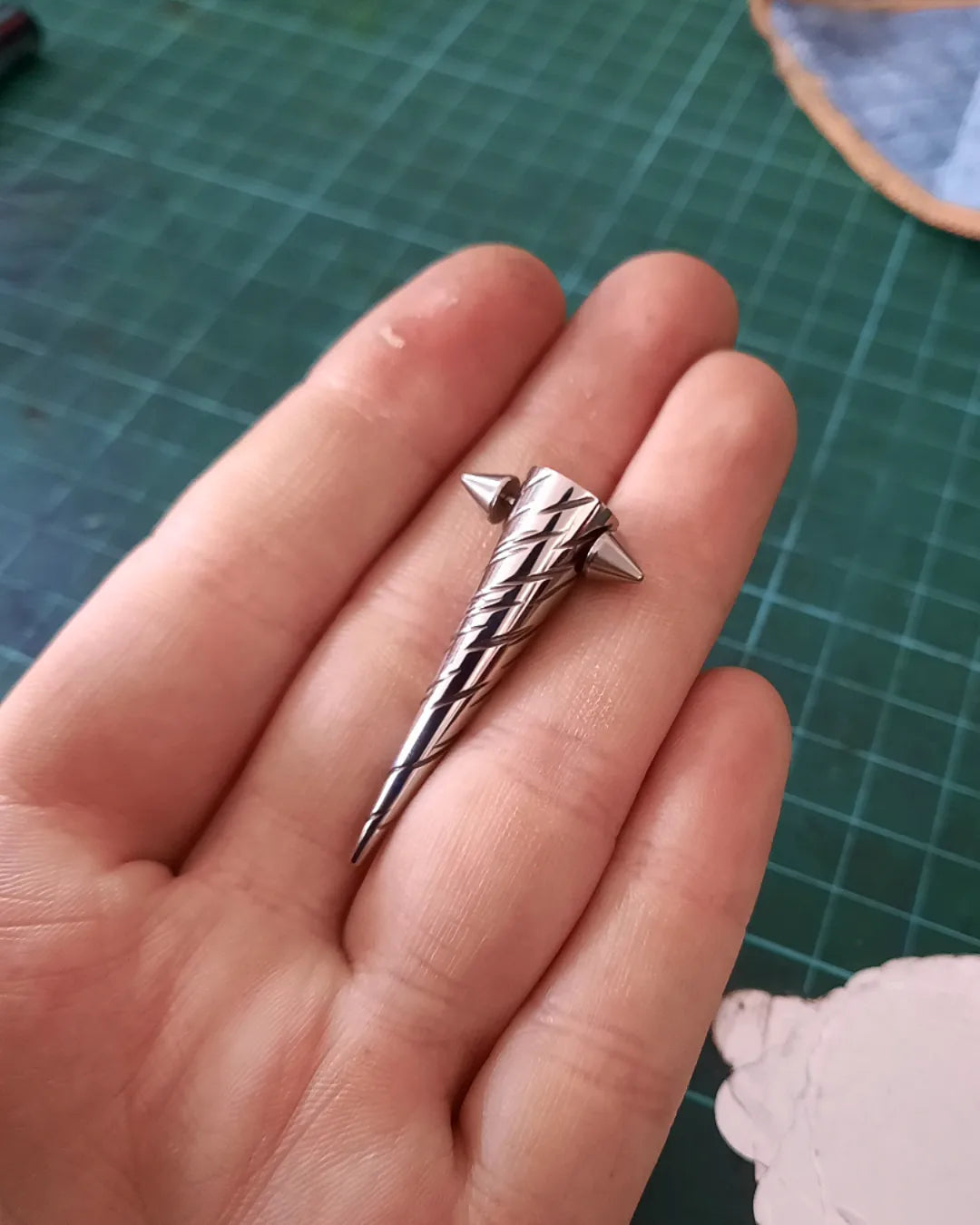 Micro Spiko! Tiny spikes for loc/dreadlock tips in brass and stainless steel
